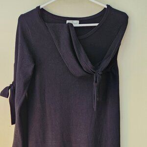 Classic Knit little Black Dress with Cut-Out Bow on the Sleeves